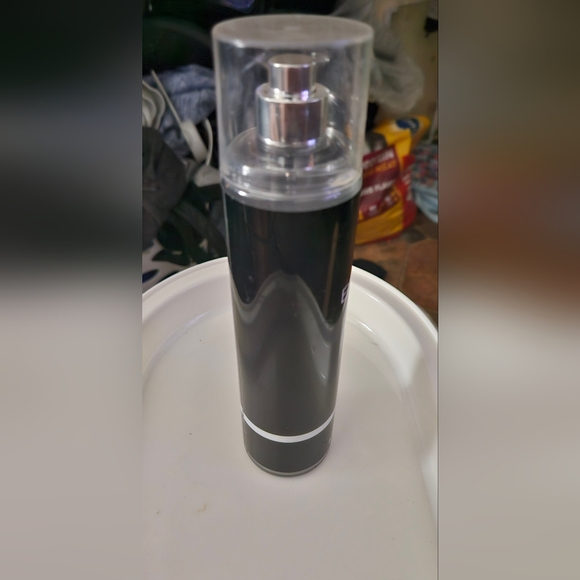 Kenneth Cole Black Body Spray for Women, 8 Oz - Picture 3 of 3